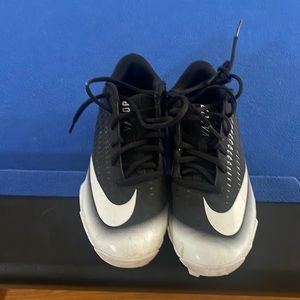 Nike football cleats size 5y